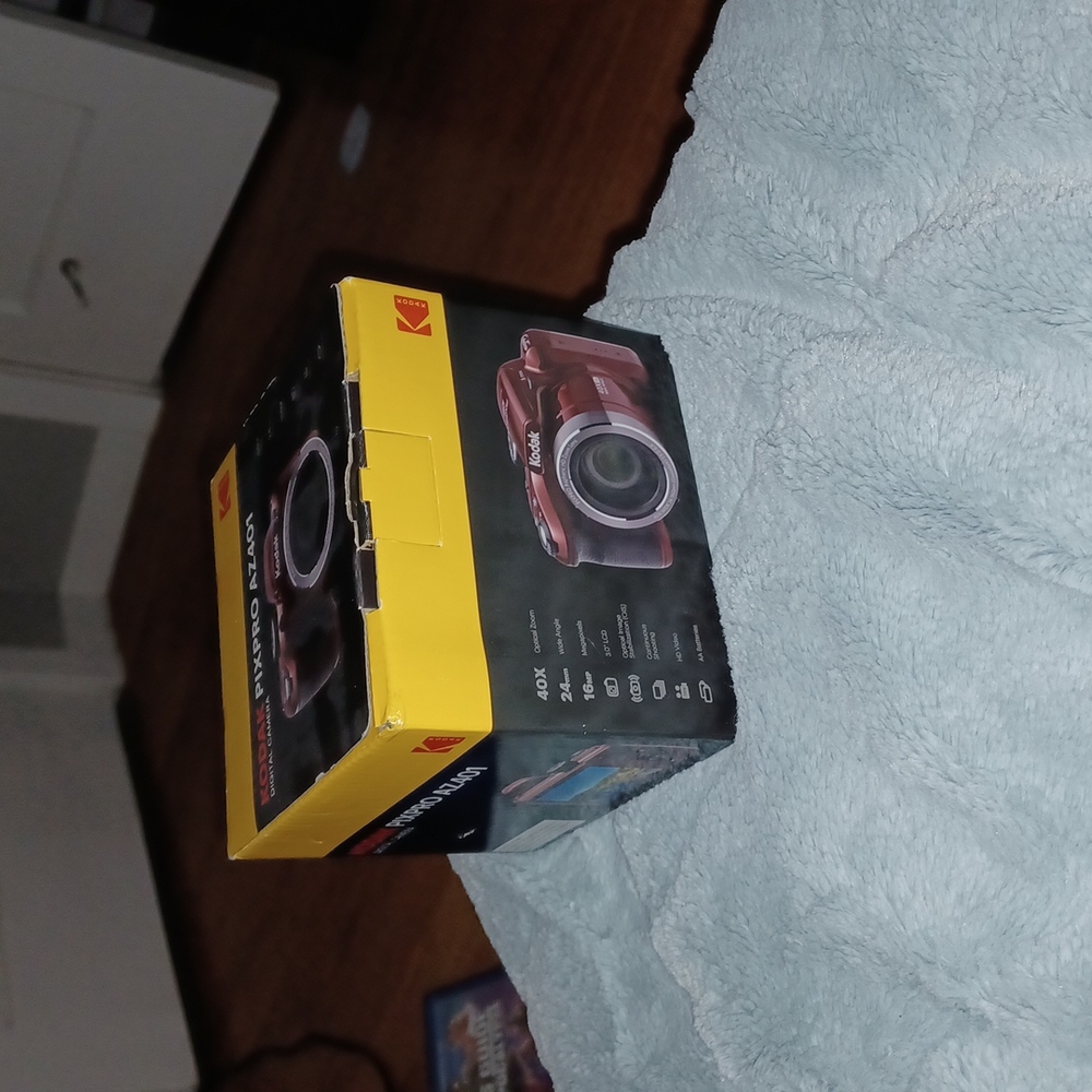 Kodak Pixpro AZ401 NIB